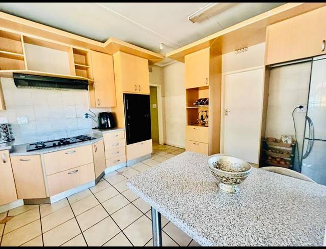 3 BEDROOM HOUSE FOR SALE IN VANDERBIJLPARK SE 1